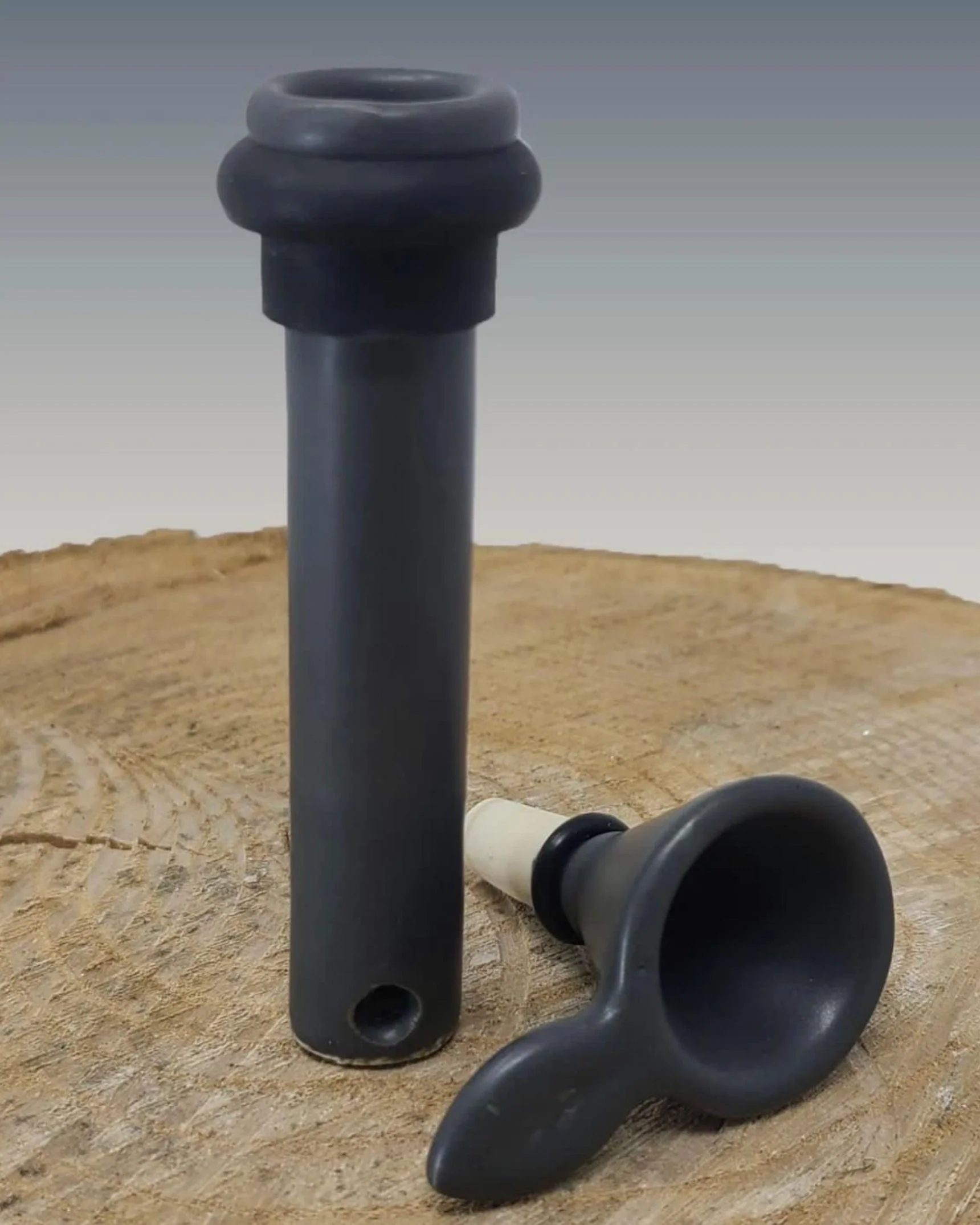 'Juniper' Ceramic Bong - Image 2